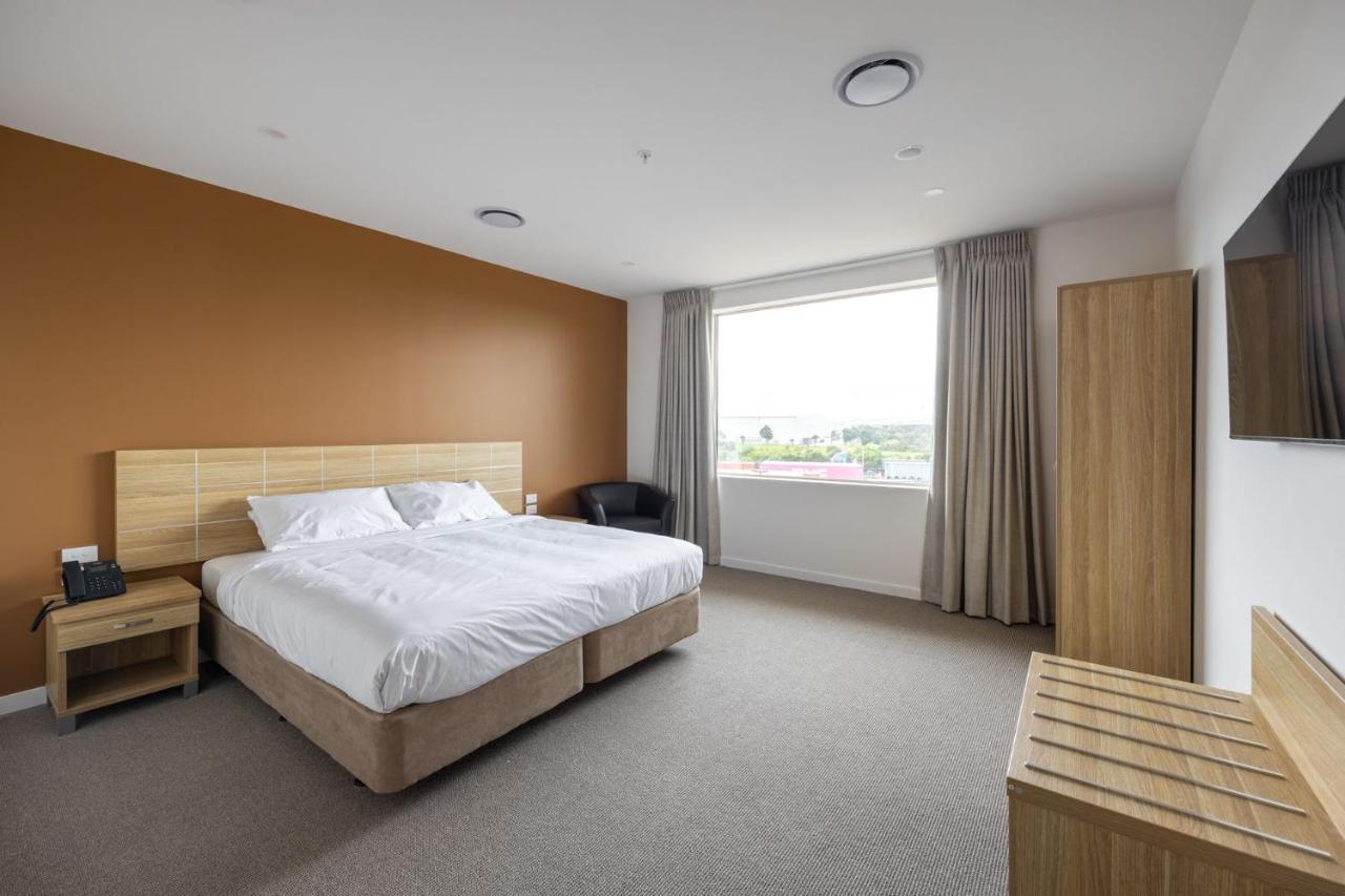 Manha Hotel Auckland Airport Экстерьер фото