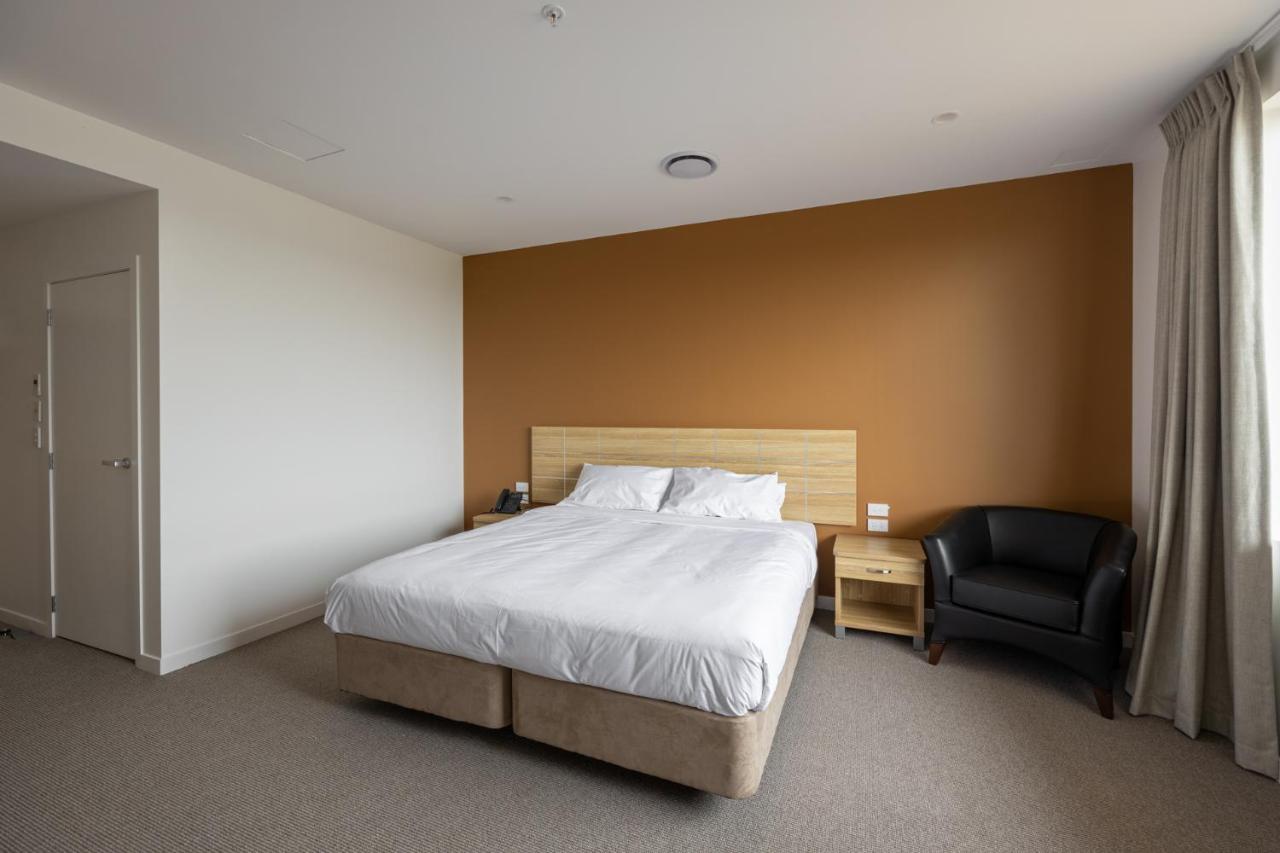 Manha Hotel Auckland Airport Экстерьер фото