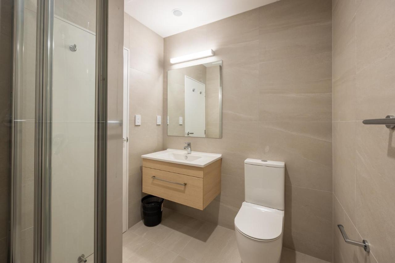 Manha Hotel Auckland Airport Экстерьер фото