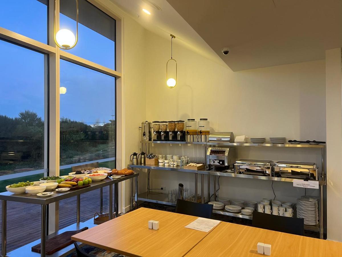 Manha Hotel Auckland Airport Экстерьер фото